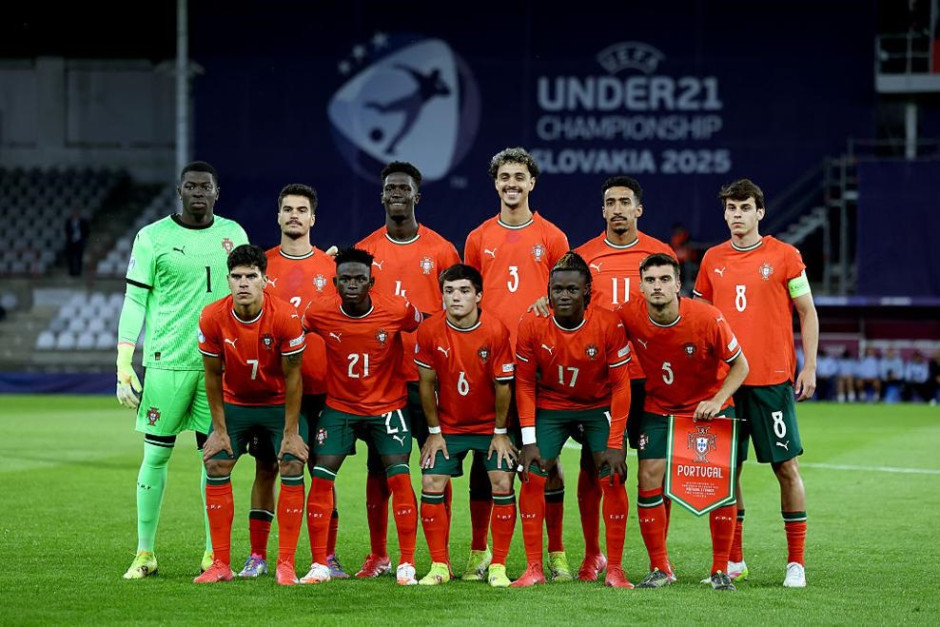 荷兰队主场完胜葡萄牙，成功晋级下一轮