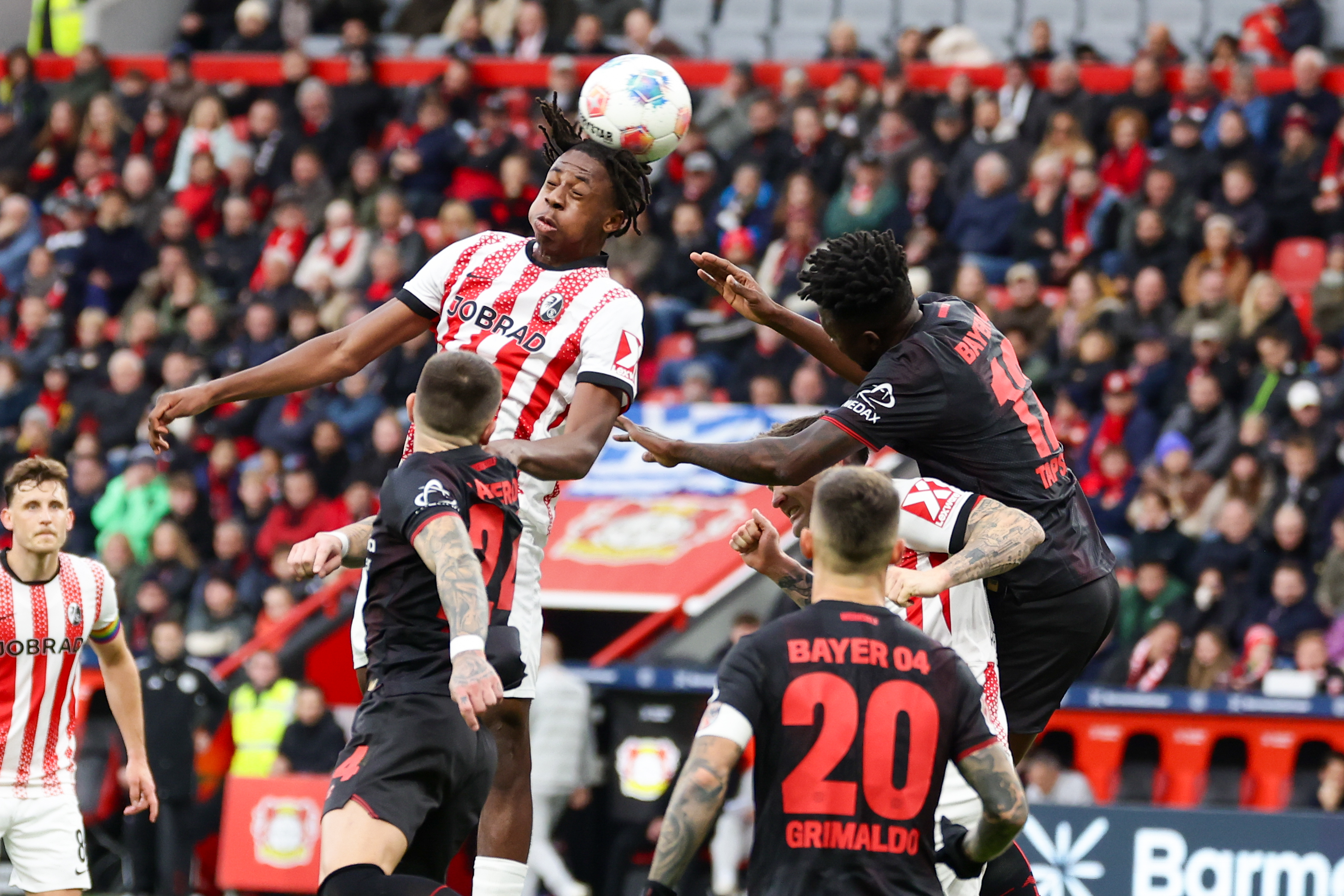 弗莱堡赢得对阵勒沃库森的比赛 弗莱堡赢得对阵勒沃库森的比赛