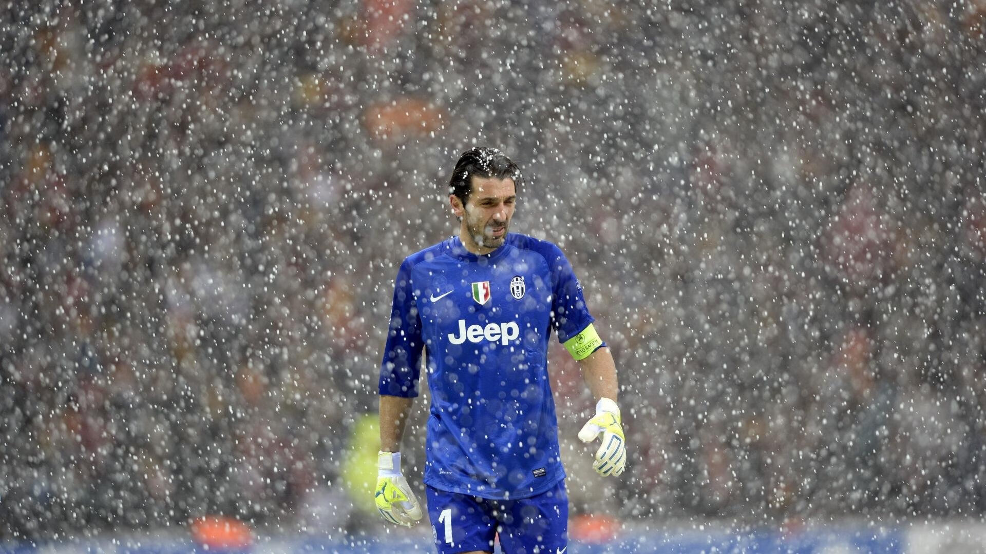 马德里竞技的战术压制与日本足球的启示，阿克如何成为破局关键