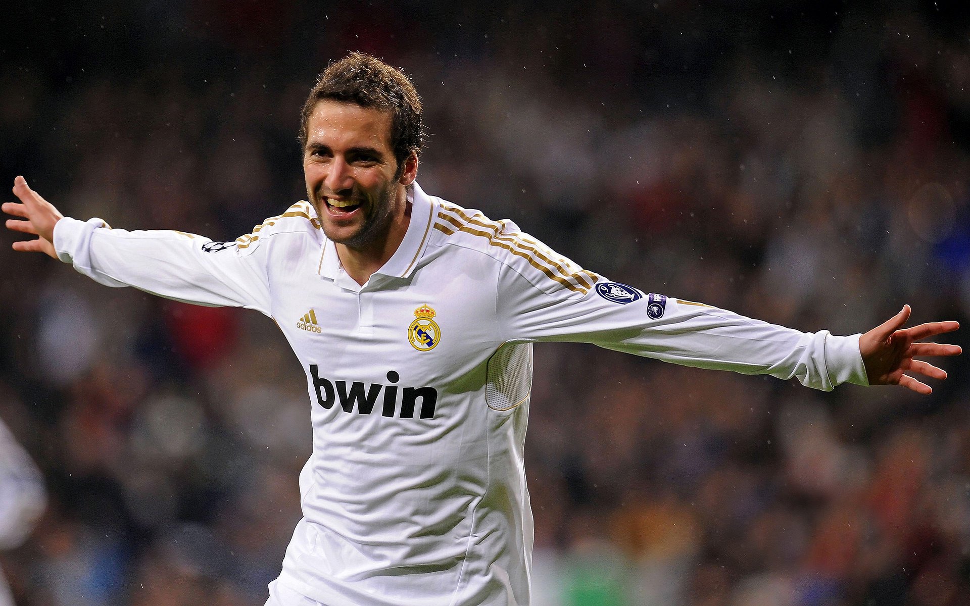 险胜背后，石宇奇点燃的赛场与中日羽球新篇章